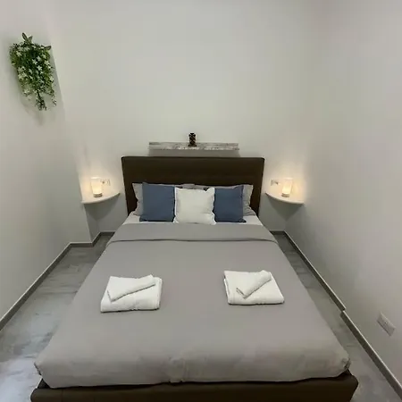 Tiny House - 15 Minutes To Duomo شقة