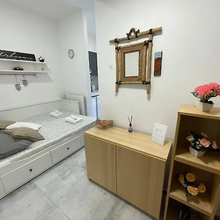 Tiny House - 15 Minutes To Duomo * ميلان